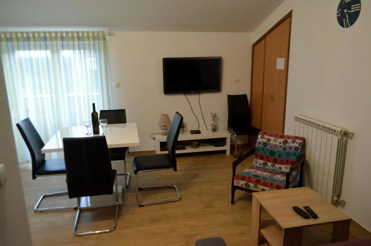 Apartment David Pula 0*,  Croatia