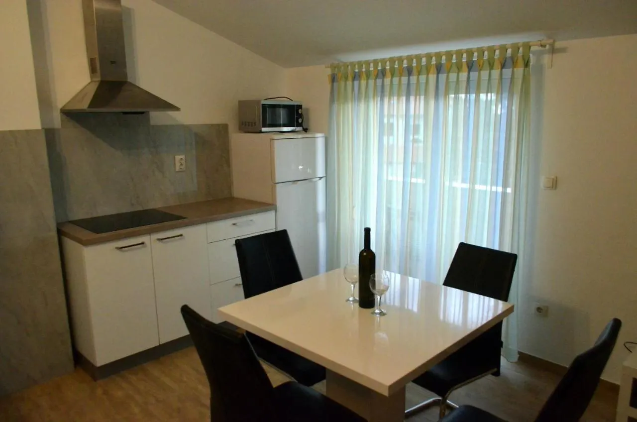 Apartment David Pula 0*,  Croatia